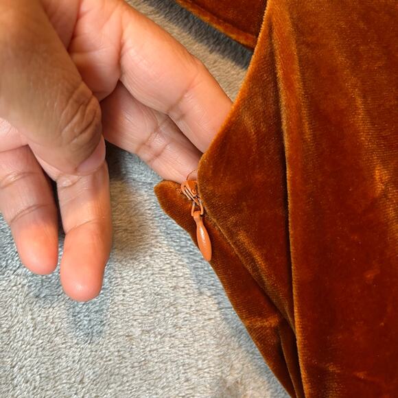 Lulu’s I'm Enchanted Rust Orange Velvet Off-the-Shoulder Maxi Dress Size XS - Picture 4 of 10